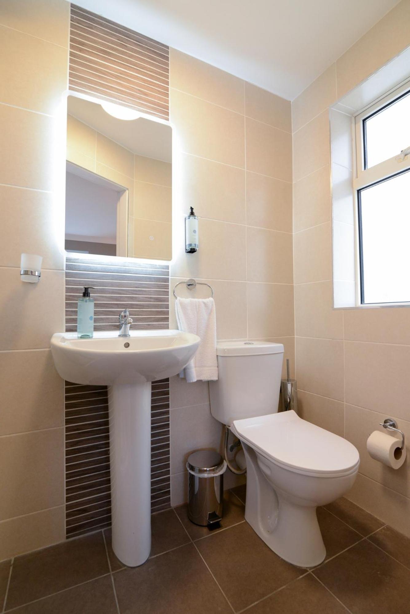 Urban Nest Townhouse Bed & Breakfast Galway Exterior foto